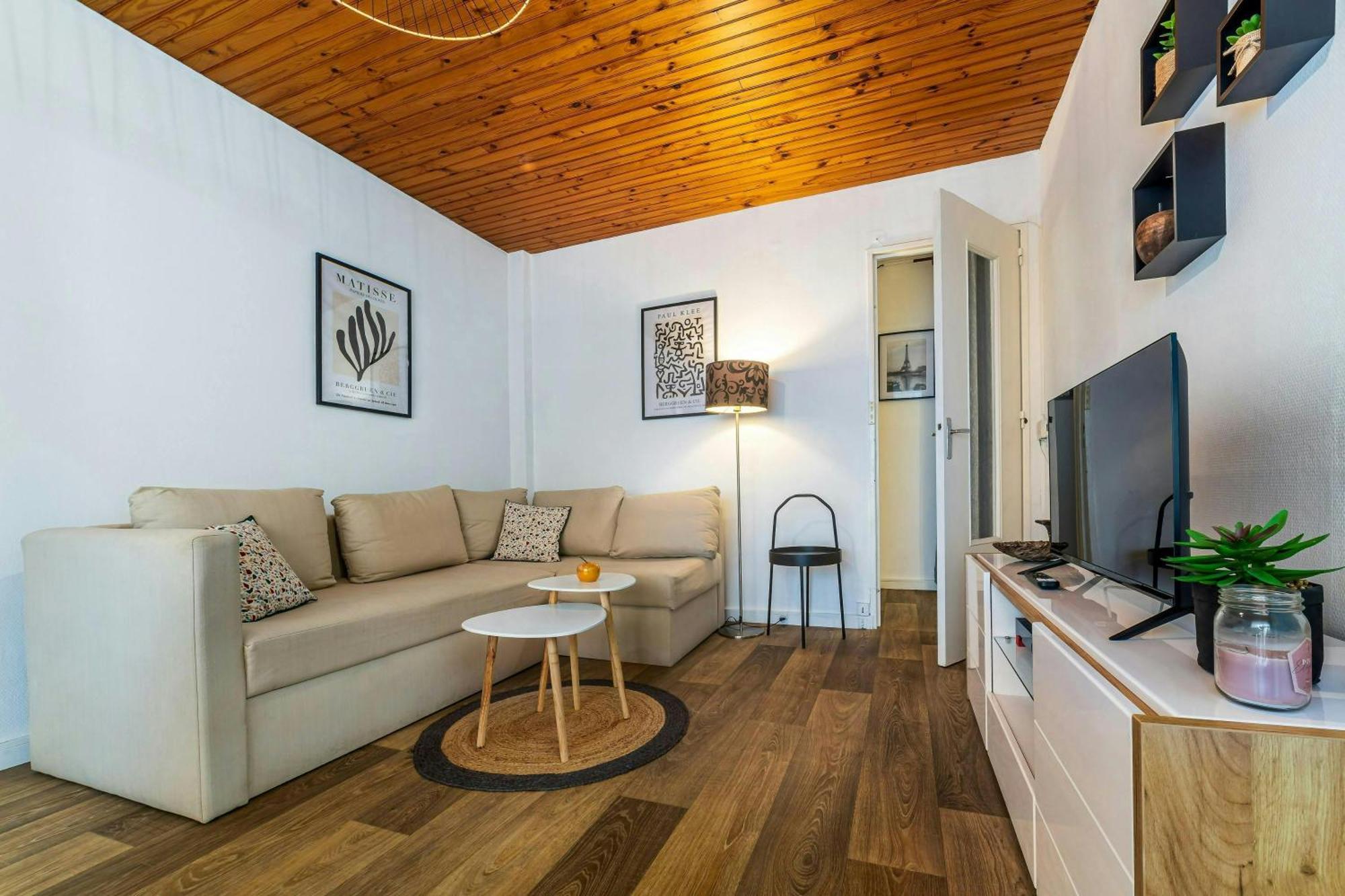 Ensoleille A Saint-maur - Proche Paris Apartment *